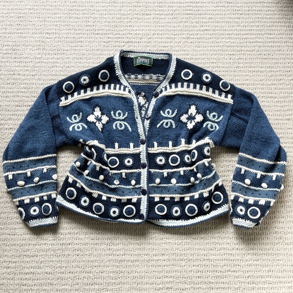 Sweaters - Vintage oversized embroidered grandmacore knit cardigan